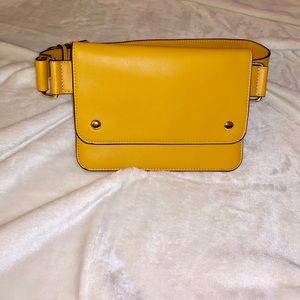 NWOT FOREVER XXI BELT BAG SIZE S/M